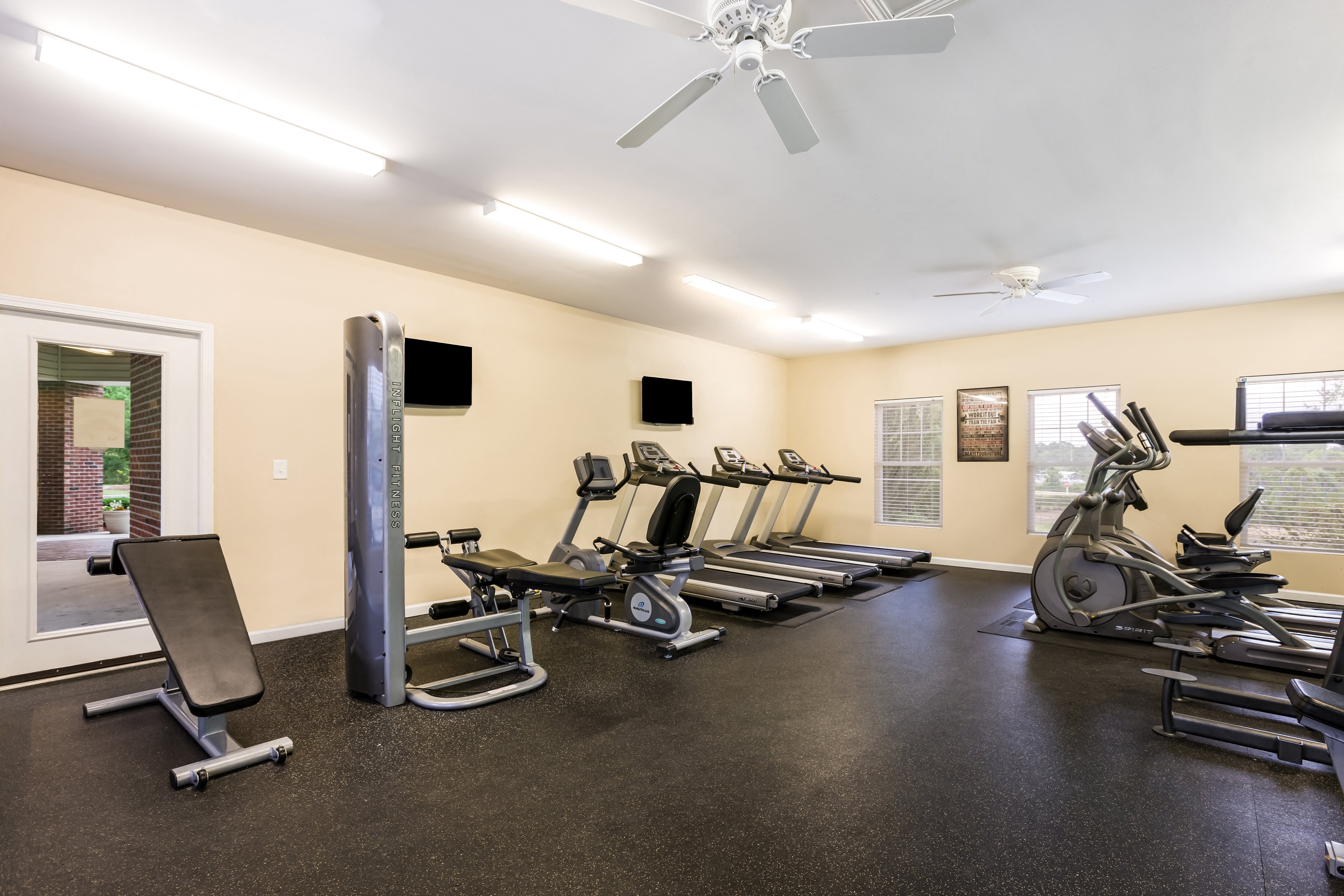 Fitness center at the Summit on 401
